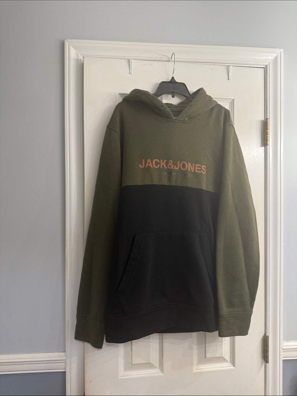 Jack & Jones Olive & Black men’s Colorblock Crewneck Hoodie size M